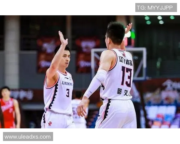 武汉篮球队与上海篮球队赛后战术分析与复盘探讨