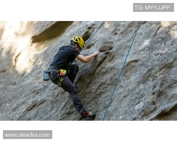 李静的攀岩之路:从初学者到顶尖选手的心路历程与挑战 李静的攀岩之路:从初学者到顶尖选手的心路历程与挑战
